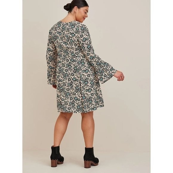 NWT Womens Plus Size 2X Torrid Floral Print Gauze Lace-Up Mini Skater Dress - Picture 3 of 4